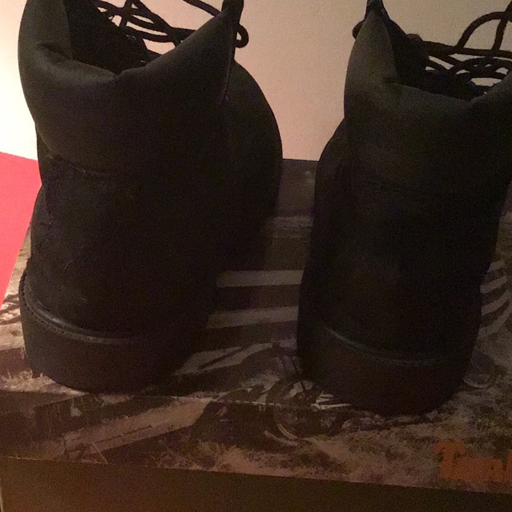 Timberlands - Picture 3 of 3